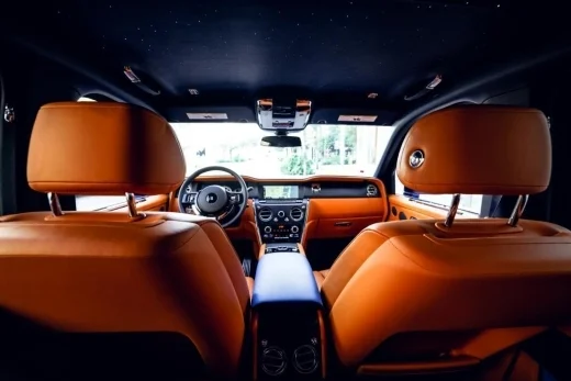 Rolls Royce Cullinan (Gray)