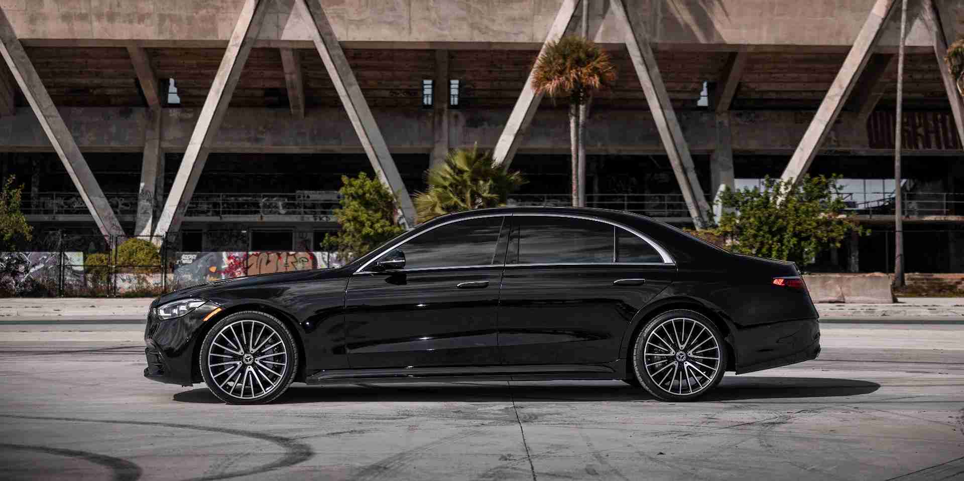 Rolls Royce Cullinan (Gray)