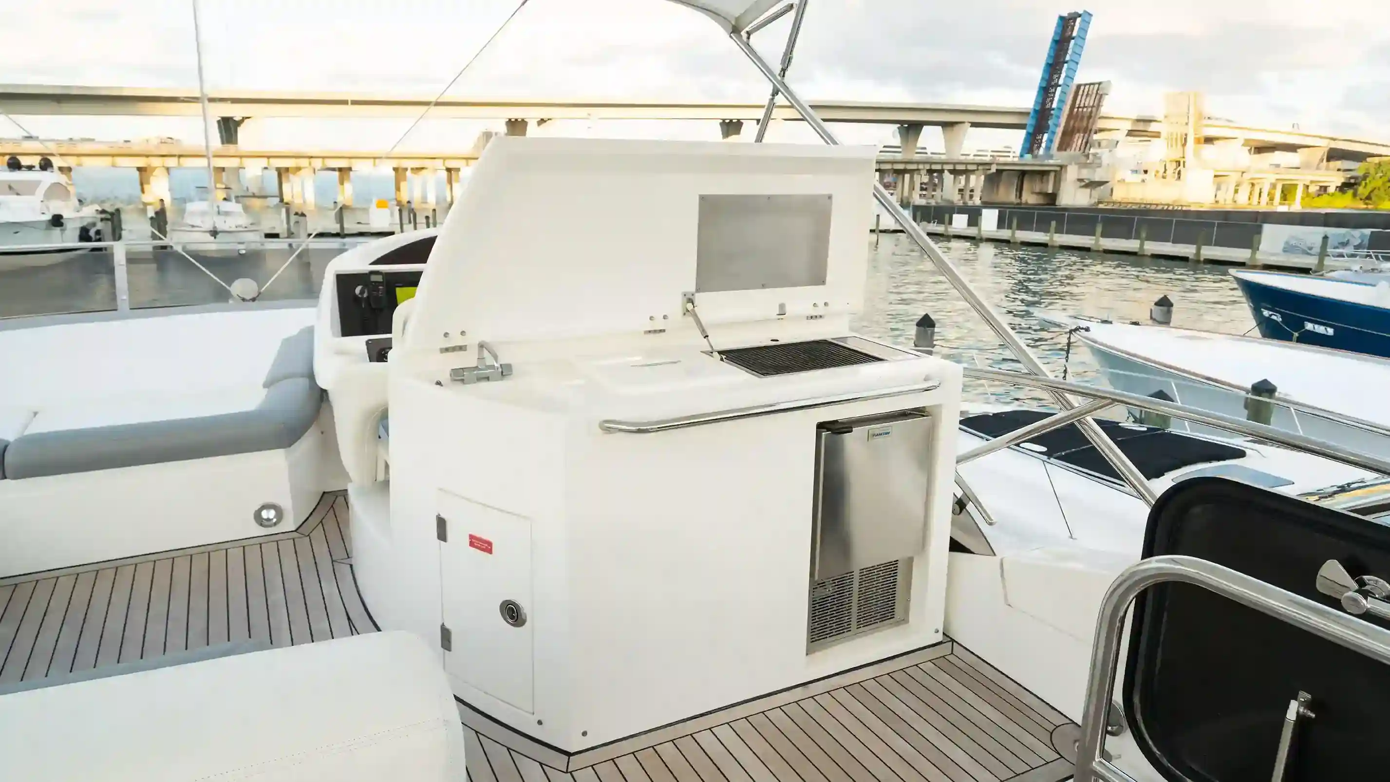 70’ Sunseeker Manhattan