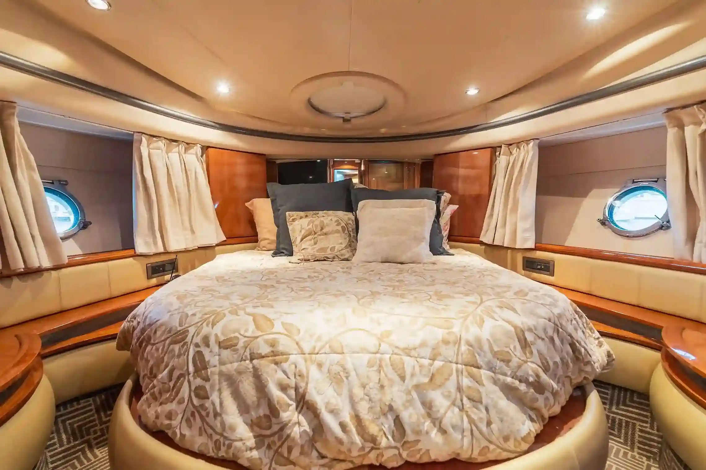 55’ Azimut Flybridge