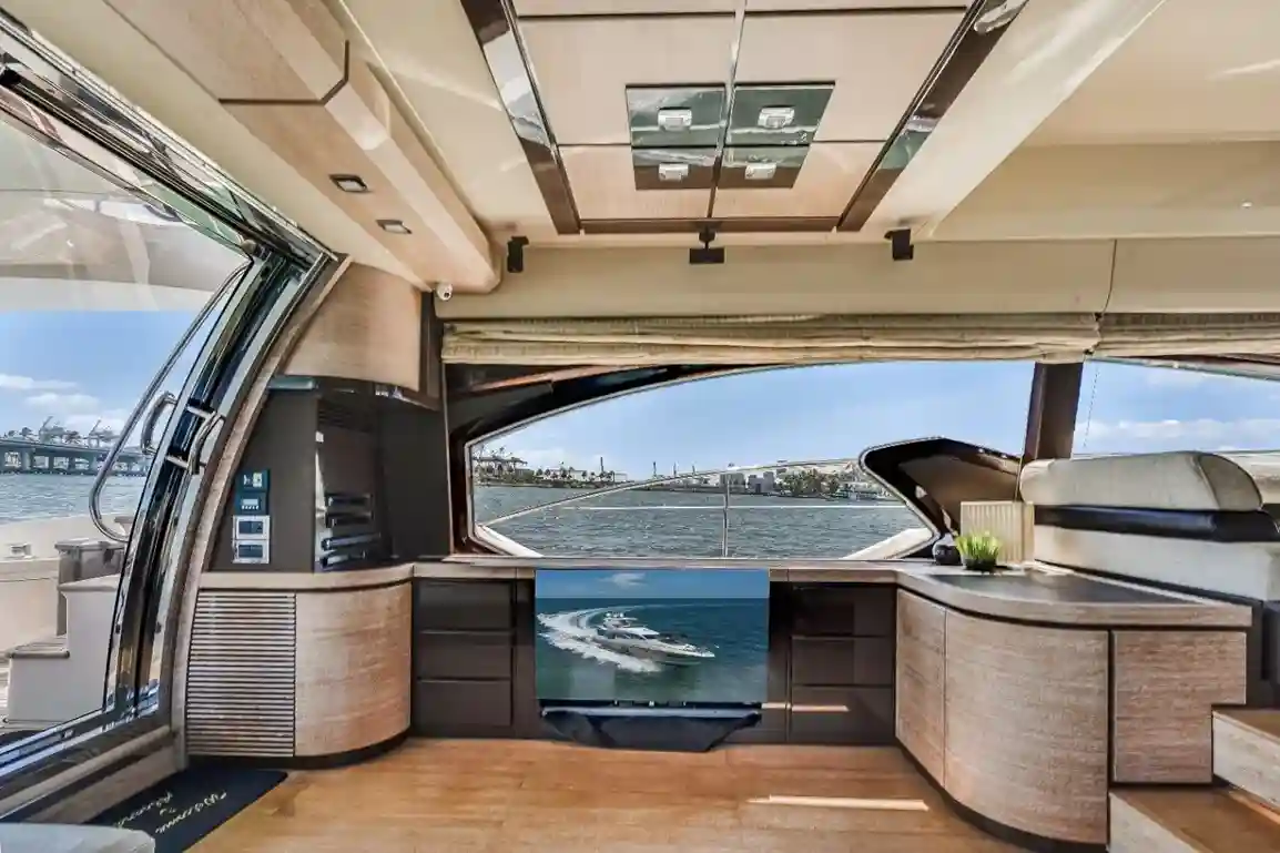 70’ Azimut