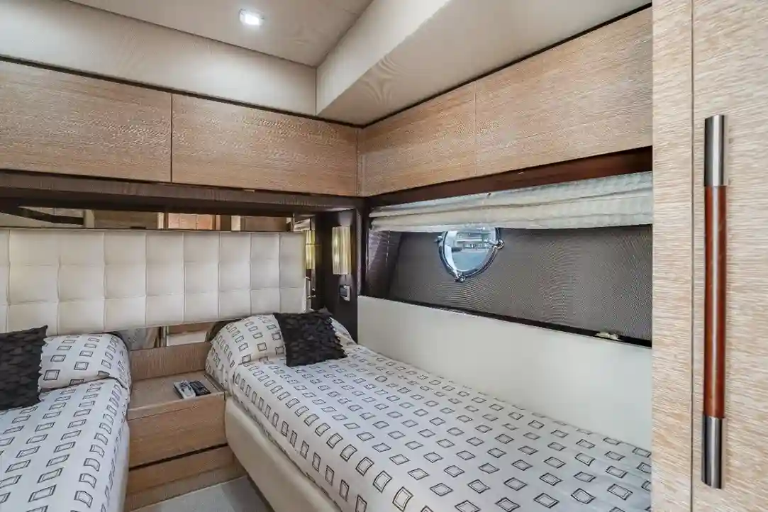 70’ Azimut