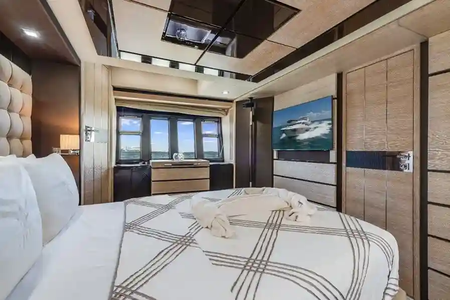 70’ Azimut