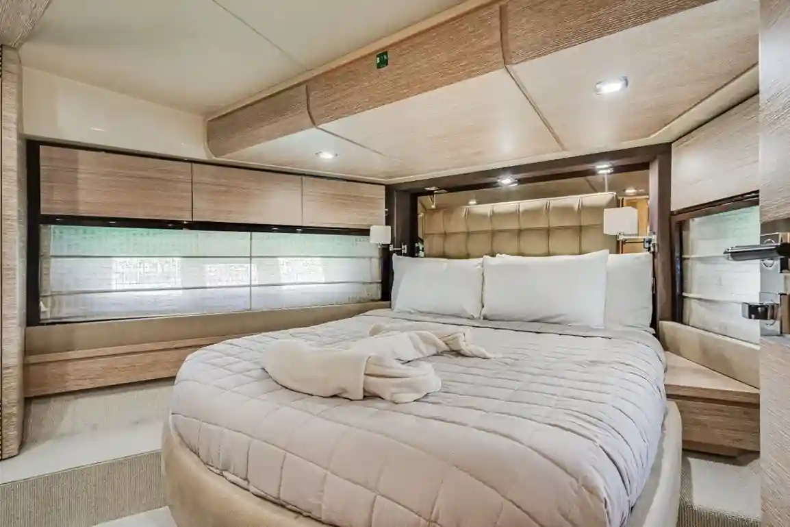 70’ Azimut